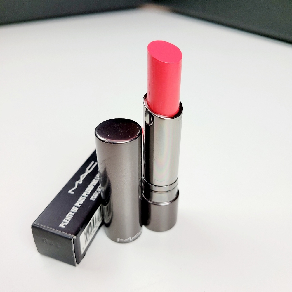 MAC Plenty Of Pout Plumping Lipstick Rouge #204 Ample Chic new